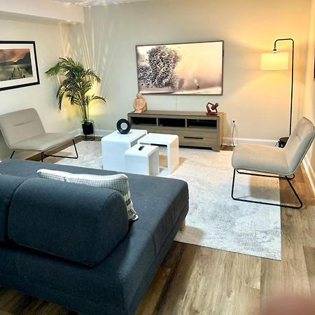 The Place King 2 Bedroom Apartment Ottawa Exterior photo