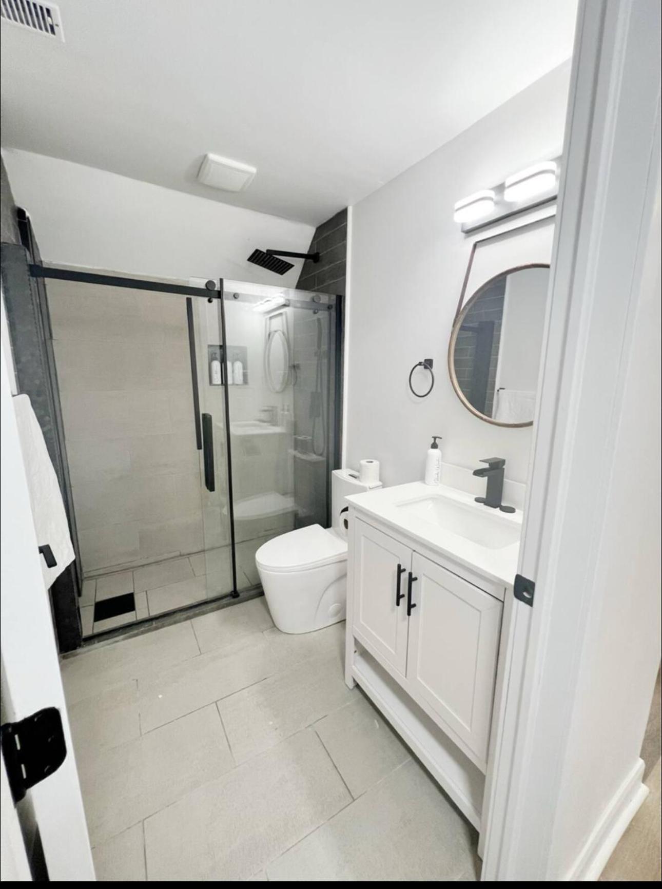 The Place King 2 Bedroom Apartment Ottawa Exterior photo